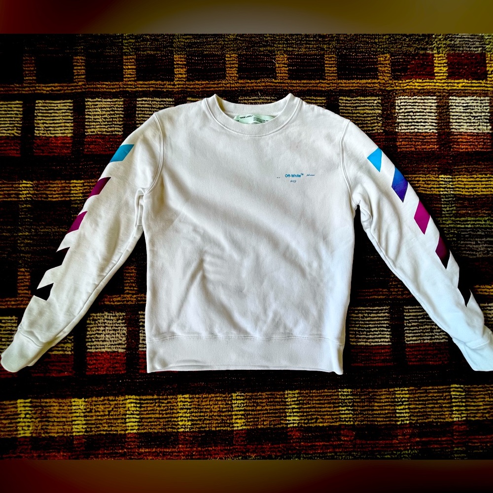 Off—White Virgil Abloh: Main Label. 2019 Gradient sweatshirt. Sz M.